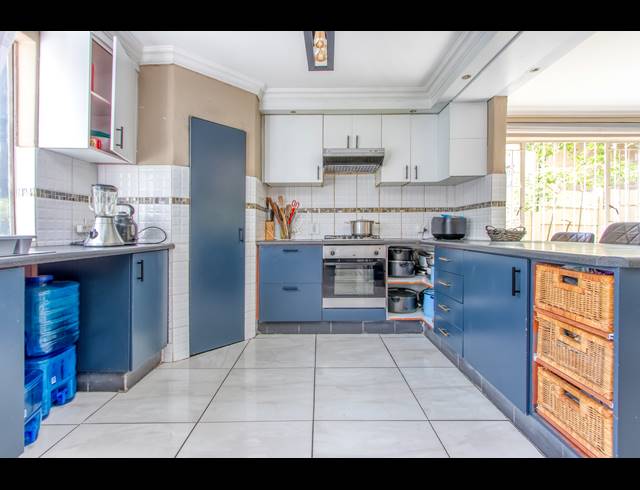 4 BEDROOM FREESTANDING FOR SALE IN WELTEVREDEN PARK